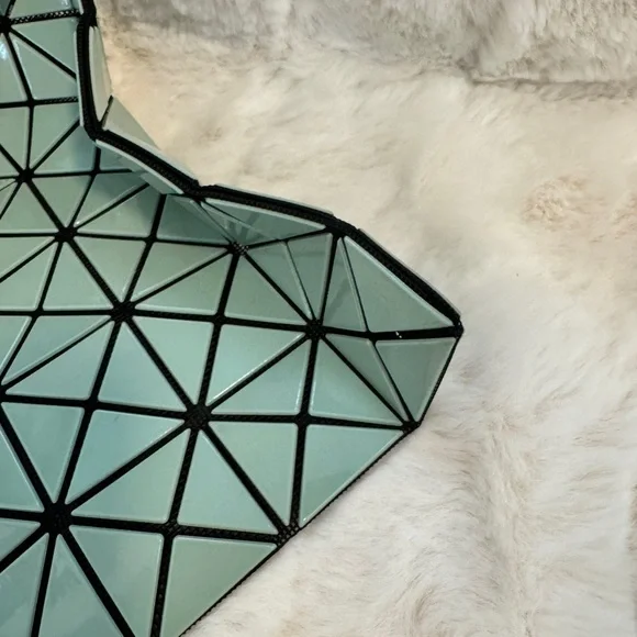 BAO BAO ISSEY MIYAKE Prism Green Tote Bag - Picture 8 of 13